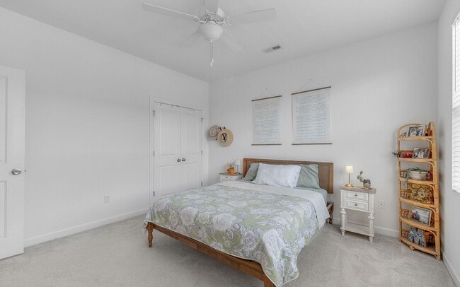 Building Photo - A MUST SEE!! 2-Bedroom Townhome In The Tern! Attached Garage - 400 Yards From Beaches - Dog Frien...