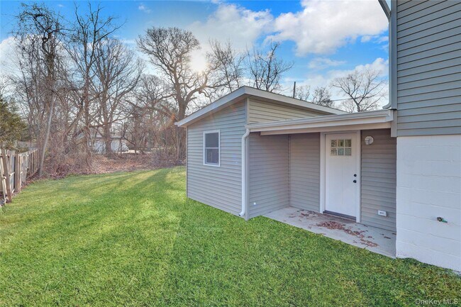 Building Photo - 37 Gould Rd