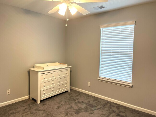 Building Photo - ONE MONTH FREE with a sixteen-month lease. Two Bedroom, Furnished Condo in Windsor Green in Carol...