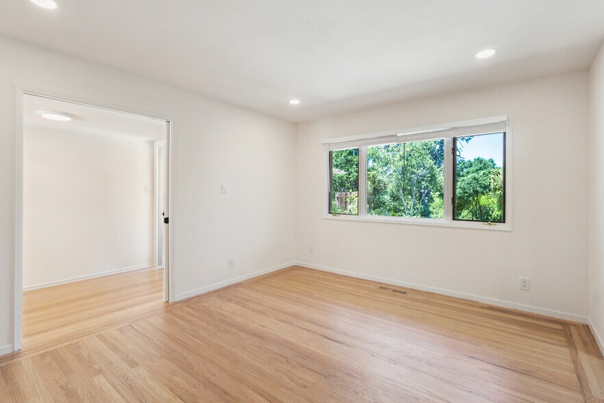 Building Photo - 26530 Conejo Ct