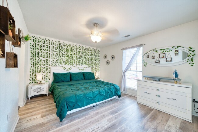 Building Photo - 10912 Gulf Fwy