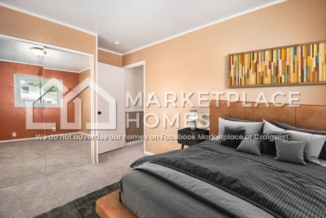 Building Photo - 1349 Ebeling Dr