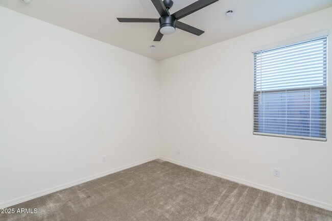 Building Photo - 15011 N 55th Dr