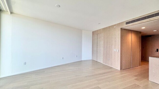 Building Photo - 1000 Auahi St