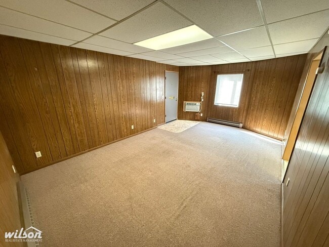 Building Photo - 704 N Naches Ave