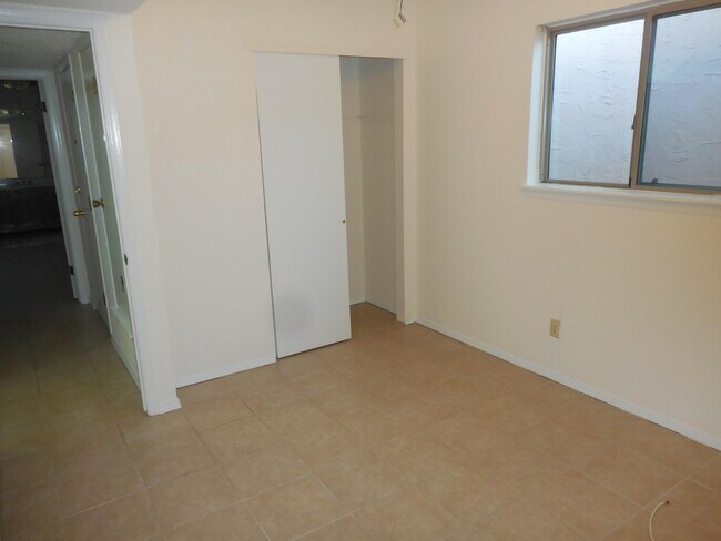 Building Photo - 3110 Isla Marino St