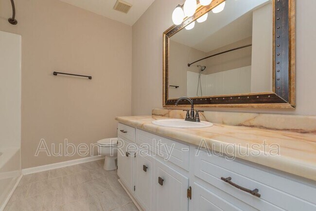 Building Photo - 250 Brooks Dr