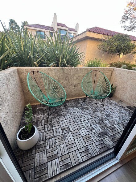 Building Photo - 8180 Manitoba St