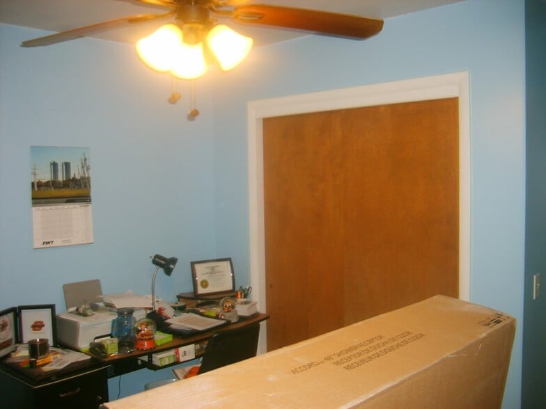 Bedroom 3 - 2015 W Arrowhead Dr