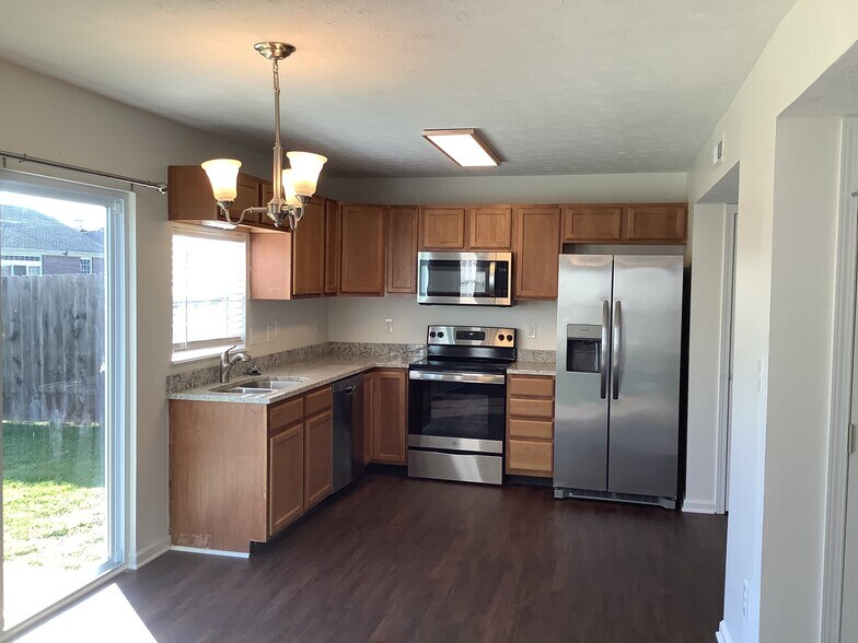 Building Photo - 945 Atmore Pl