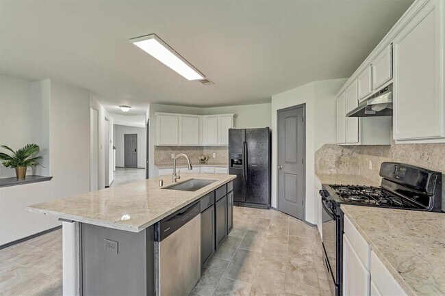 Building Photo - 2211 Treasure Mountain Dr