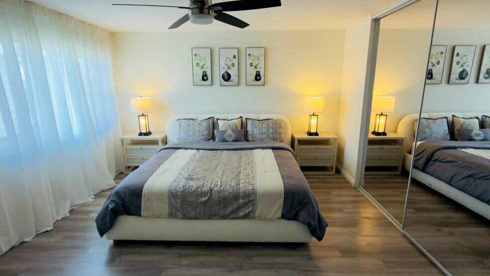 Building Photo - 18550 Hatteras St