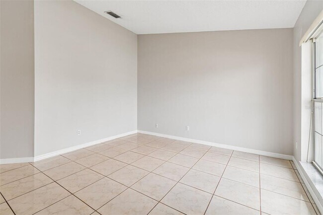Building Photo - 10105 Sea spray Pl