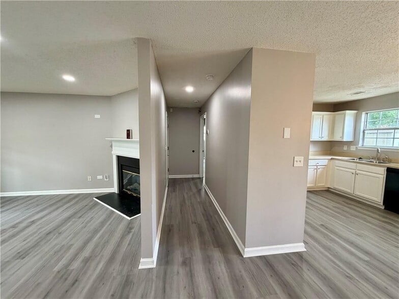 Building Photo - 3354 Waggoner Ln