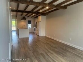 Building Photo - 134 Warren St