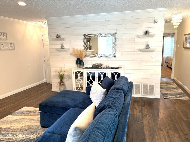 Building Photo - 2111 Waters Edge Dr