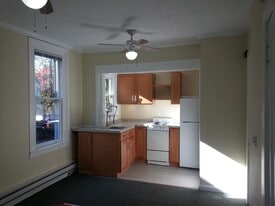 Building Photo - 17 S Goodman St