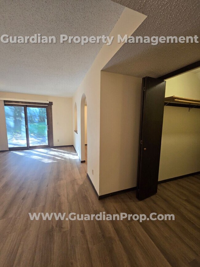 Building Photo - 2663-2665 Rice Creek Terrace