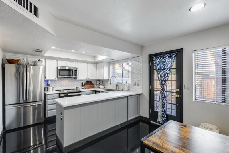 Building Photo - 5350 N Central Ave