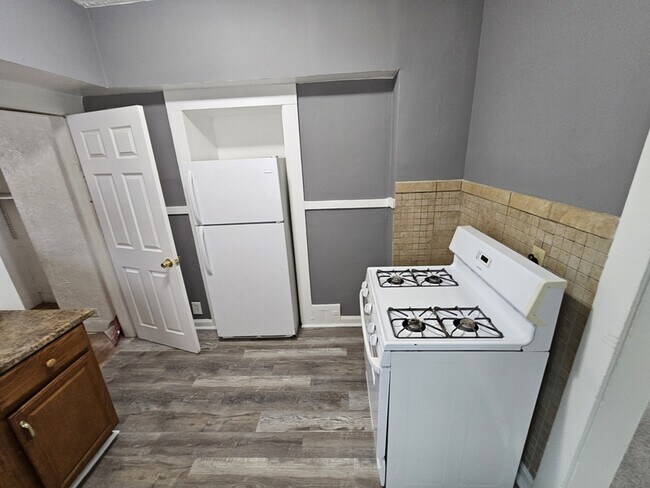 Building Photo - 440 E 115th St