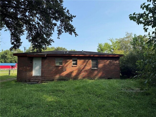 Building Photo - 2805 Harper Ave