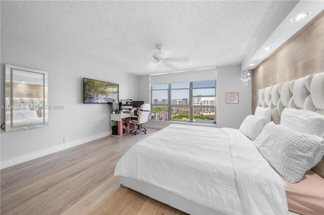 Building Photo - 3530 Mystic Pointe Dr