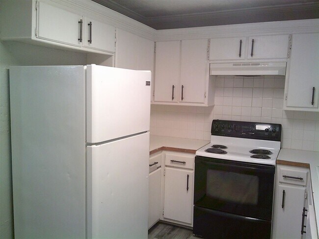 Building Photo - 1801 NW Bell Ave