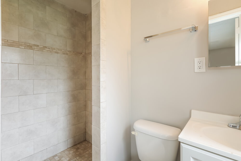 Building Photo - 6511 Burgundy Rd S