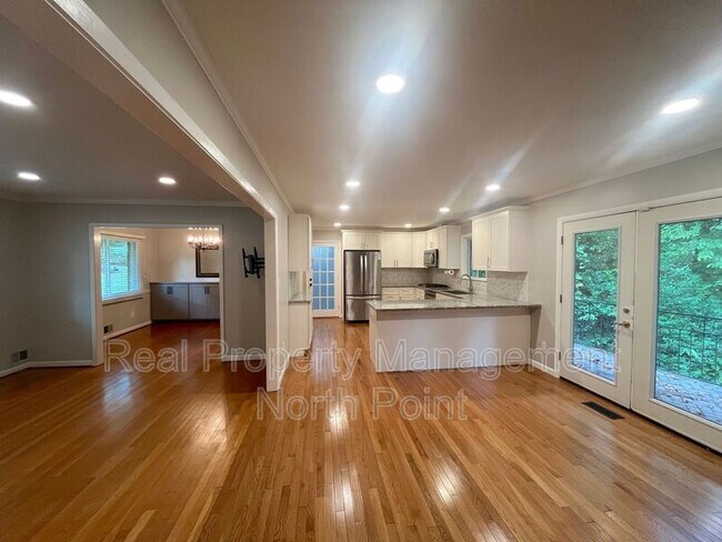 Building Photo - 2301 Echo Hills Cir NE