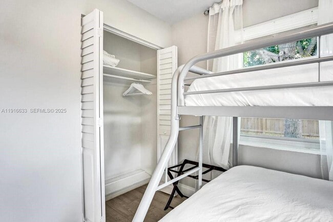 Building Photo - 1573 NE 30th Ct