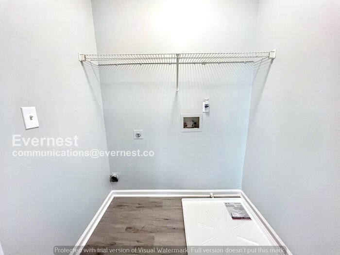 Building Photo - 6888 Smoke Ridge Dr