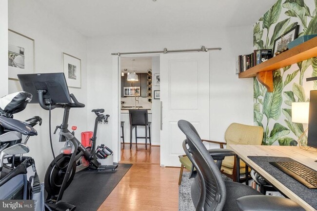 Building Photo - 1001 L St NW