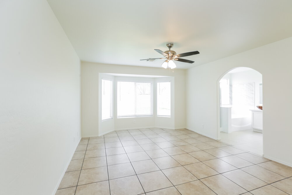 Building Photo - 2904 W Sunland Ave