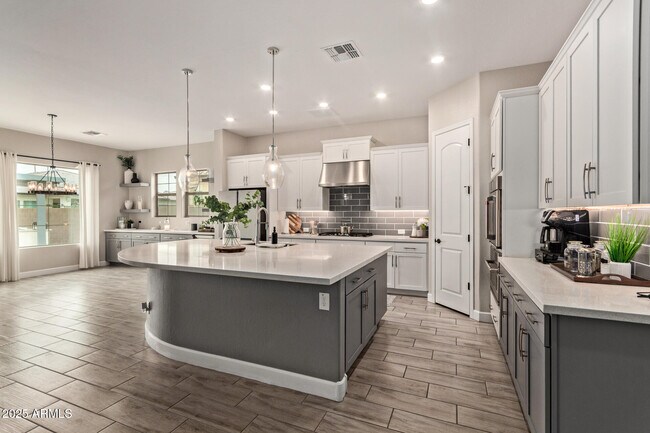 Building Photo - 11807 W Pkwy Ln