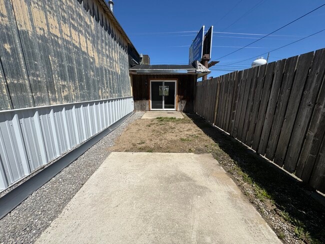 Building Photo - Alpena Commerical Rental