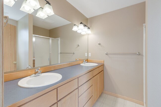 Building Photo - 3bdrm + Office/Den, 2.25 Bath,1664 sq ft, 2 car garage, Backs to Greenbelt! Lk Stevens Schools!