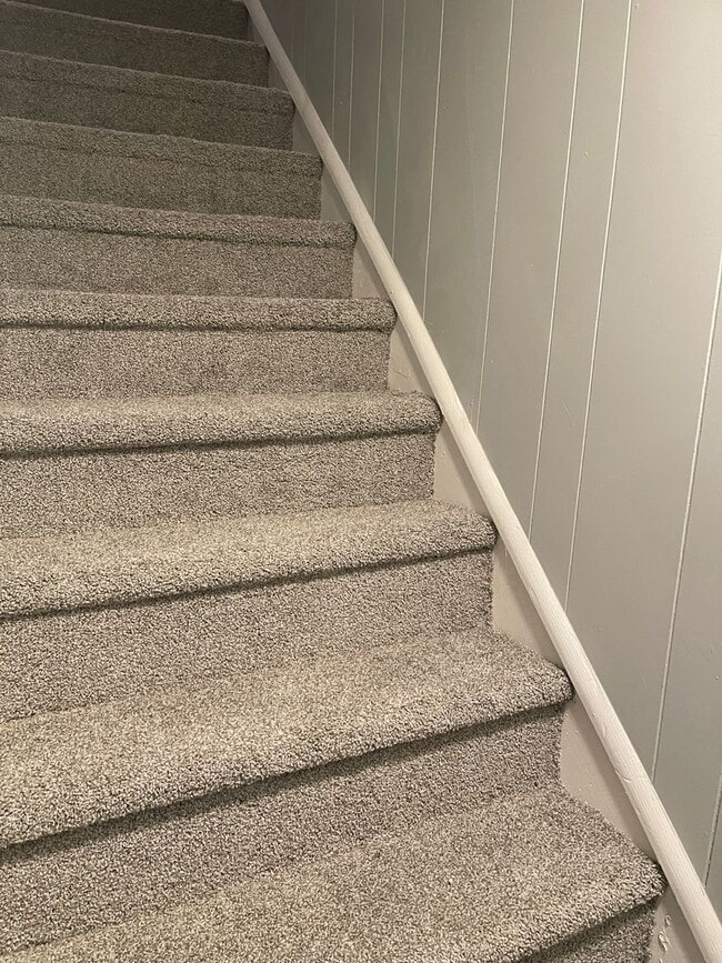 Building Photo - Coming SOON! UPDATED! GREAT AMENITIES! GREAT LOCATION! 4 Bedroom 2.5 Bathroom