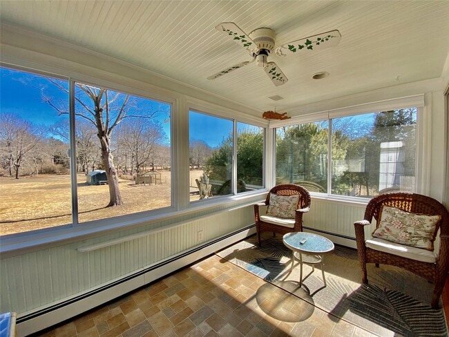 Building Photo - 3825 S Harbor Rd