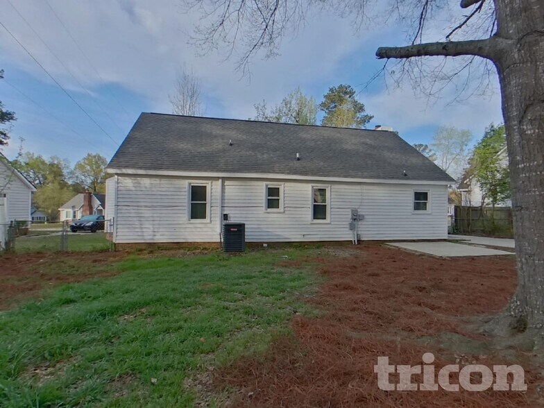 Building Photo - 308 Kenton Dr