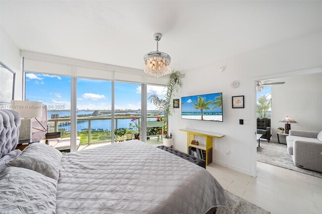 Building Photo - 888 Biscayne Blvd