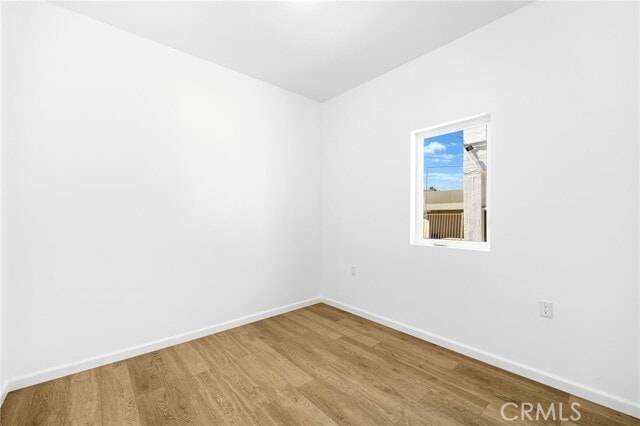 Building Photo - 1375 N Mentor Ave