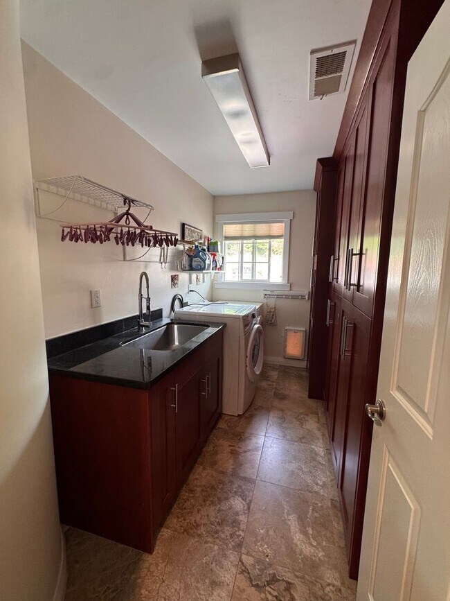 Building Photo - Private Gated Luxury Estate on Acreage with Pool, Pond & Solar in Prime Newcastle Location