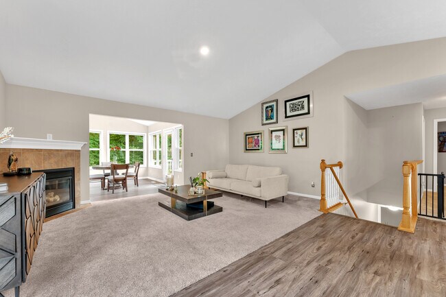 Building Photo - 6690 Green Valley Ct SE