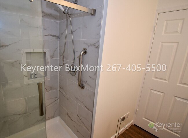 Building Photo - 115 Hickory Ct