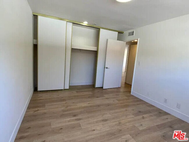 Building Photo - 9221 Charleville Blvd