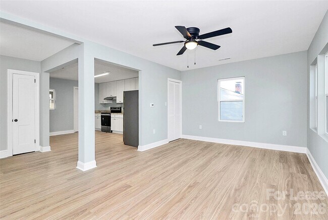 Building Photo - 1521 Effingham Rd