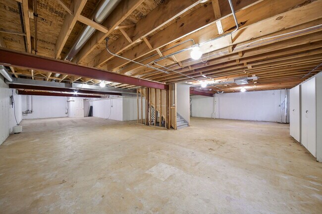 Building Photo - 325 Delnor Glen Dr