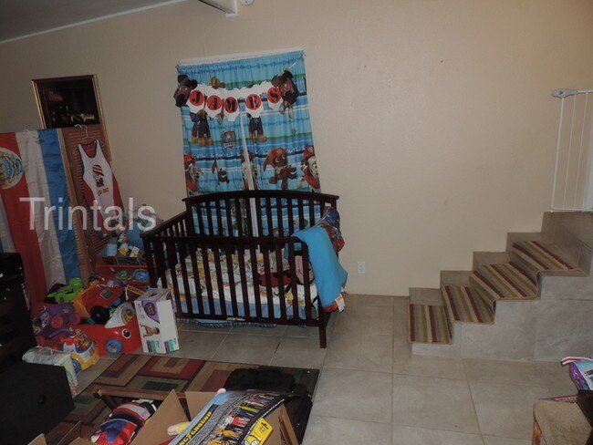 Building Photo - Newely remodeled 4 bedroom