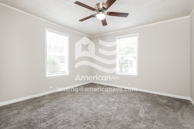 Building Photo - 7728 Aurora Dr