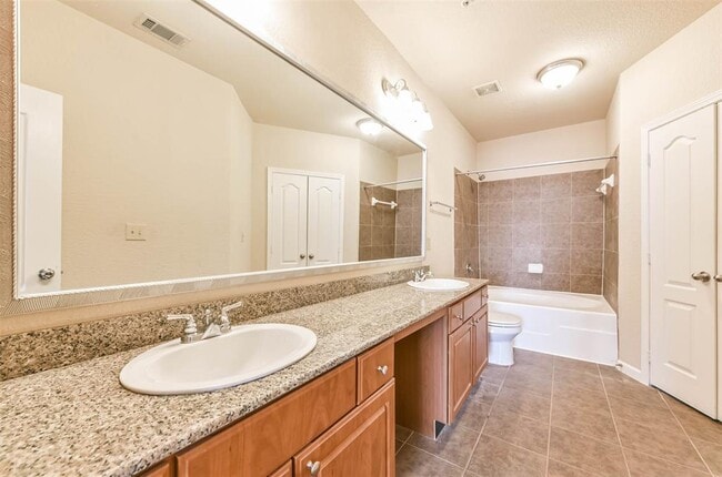 Building Photo - 1711 Old Spanish Trail